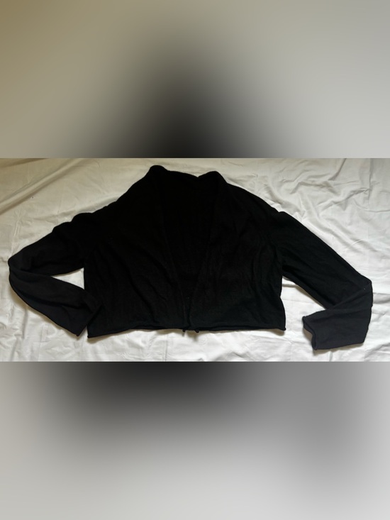 Vintage Sweaters - Women’s Y2K Cashmere Cropped Open Front Sweater in Classic Black Sz M